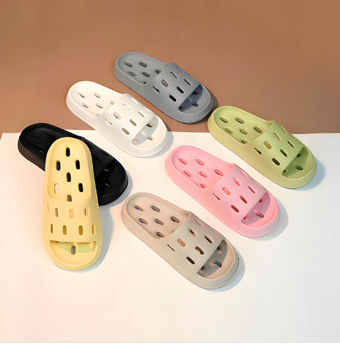 ¿Por qué las zapatillas de baño tienen diseños huecos? La ciencia detrás del calzado de secado rápido