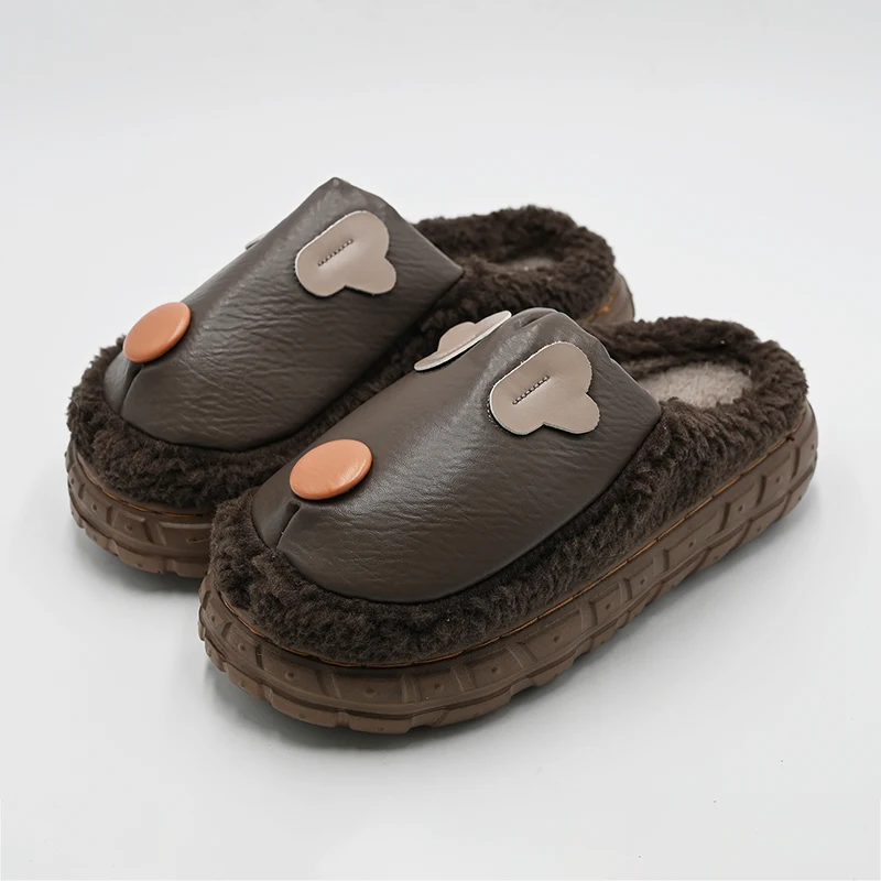 Pequeñas zapatillas de algodón de monstruos